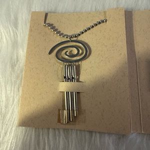 Musical Necklace.         Tote P1